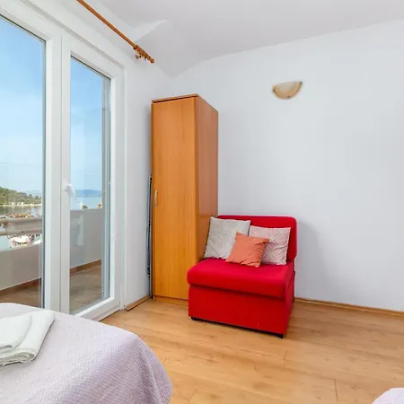 Apartments By The Sea Stomorska, Solta - 8650 Διαμέρισμα *